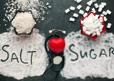 أيهما أخطر على القلب .. السكر أم الملح؟