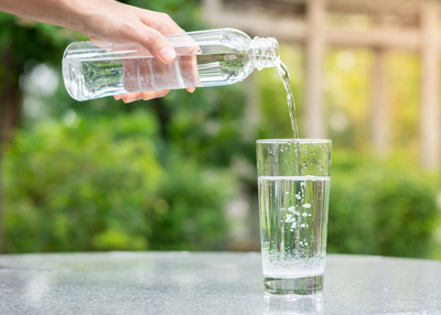 قلة شرب الماء توثر سلباً في سلوك الإنسان