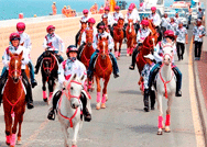 مسيرة القافلة الوردية لتوعوية عن السرطان