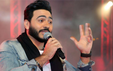 تامر حسني يشوق جمهوره لحفل غنائي كبير