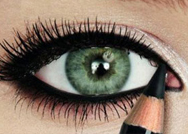 خدعة بسيطة لتثبيت الكحل فى عينيك !