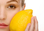 10 عادات يومية تجعلك تبدين أكبر سناً