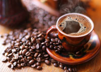 أطعمة ومشروبات تجعلك تبدين أكبر سناً