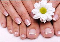 الدرجات الشفافة تزين أظافرك في ربيع 2015