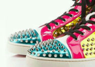 ألوان الأحذية الرياضة فاقعة في موسم الصيف القادم