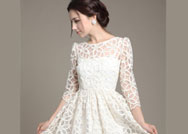 فستان الدانتيل يُسيطر على واجهات محلات الأزياء في دبي