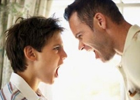 ضعف الحوار الأسري يعرّض الأبناء للإنحراف