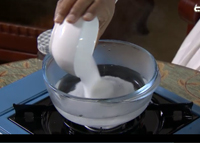 تحضير سائل سكري يسهل إذابة السكر مع الليمون