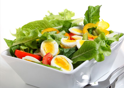 الأطعمة التي تساعد على التخلص من الماء المحتبس في الجسم