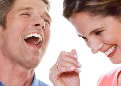 الآثار الإيجابية للضحك على صحة الإنسان