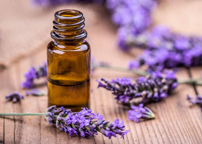 تعرفي على الفوائد التجميلية والصحية لزيت اللافندر