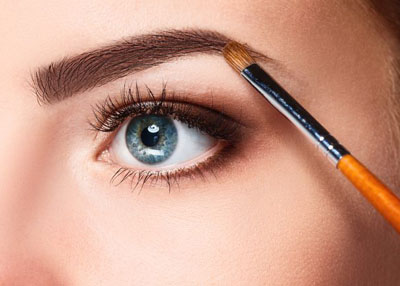 5 خطوات للحصول على حواجب كثيفة