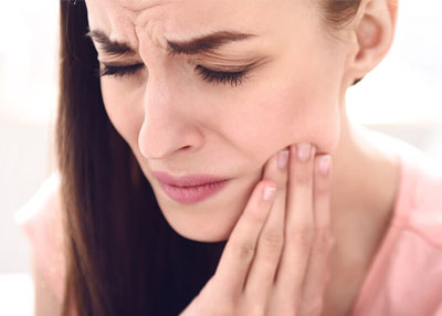 4 نصائح هامة للتخلص من آلام الفك