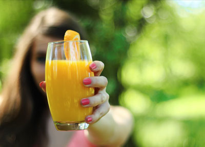 كيف تحصلين على اسمرار ذهبي دون التعرض لأشعة الشمس؟