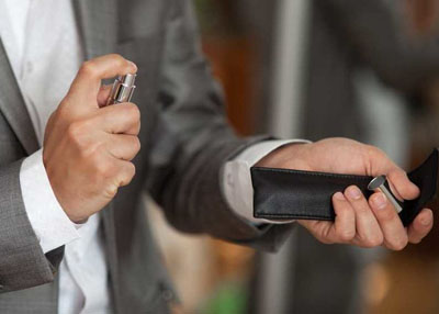 عزيزي الرجل كيف تحافظ على ثبات عطرك في الصيف؟