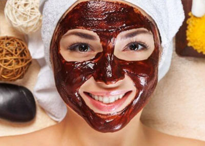 قناع الشوكولاتة لبشرة نضرة وشابة