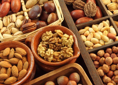 تناول هذه الأطعمة لمكافحة الشيخوخة والحفاظ على قوة الدماغ