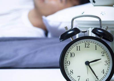 3 أطعمة أثناء النهار تمنع النوم ليلاً