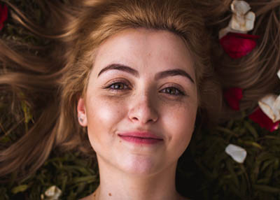 تصبغات البشرة الدهنية ..الأسباب وطرق الوقاية