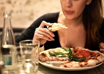 ما هو تأثير الوجبات الجاهزة على بشرتك؟  