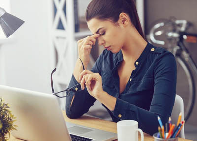 ما سبب الشعور بالنعاس خلال النهار؟