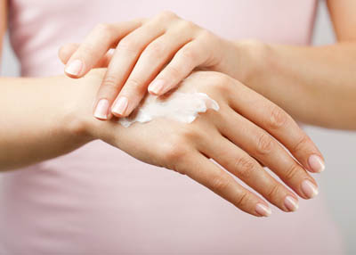 علاجات سريعة للتخلص من آثار الحروق على الجلد