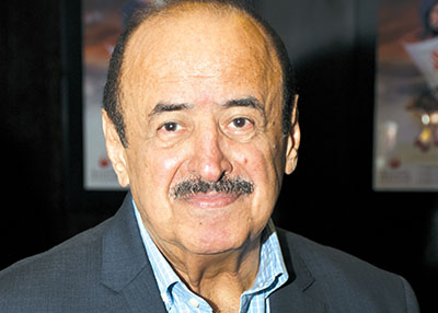 مدير أعمال أسعد فضة ينفي شائعة وفاته