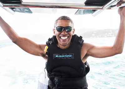 أوباما من البيت الأبيض إلى التزلج الشراعي في الكاريبي