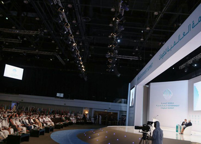 محمد بن راشد يشهد جلسة لاغارد في قمة الحكومات