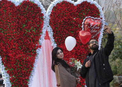 بالأرقام.. تأجيل الاحتفال بعيد الحب يوفر الكثير من الأموال