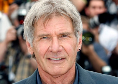 نجاة الممثل الأمريكي هاريسون فورد من حادث تحطم طائرة