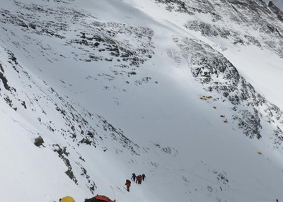 نيبال توفر أجهزة تحديد مواقع لمواجهة مزاعم وصول قمة جبل إيفرست