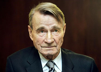 وفاة ماونو كويفيستو رئيس فنلندا السابق عن 93 عاما