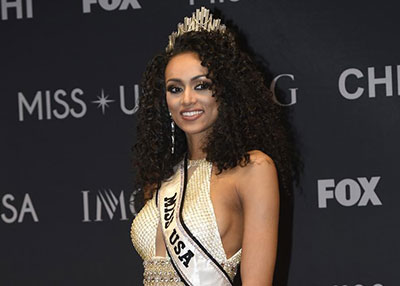 كارا ميكوليك تتوج ملكة جمال الولايات المتحدة