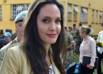 أين احتفلت أنجلينا جولي باليوم العالمي للاجئين؟