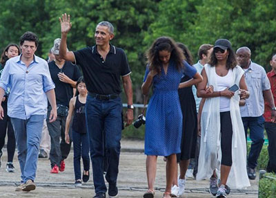 أوباما يعود إلى إندونيسيا لقضاء عطلة أسرية