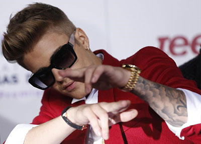 جاستن بيبر يفاجئ جمهور هايد بارك بالظهور في موعده المحدد