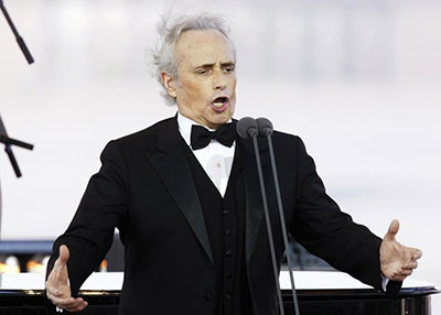 مغني الأوبرا الإسباني كاريراس يعلن الاعتزال بعد حفل في لبنان