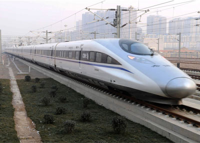 الصين تقرر زيادة سرعة قطارات ‭"‬الطلقة‭"‬ إلى 350 كيلومترا في الساعة