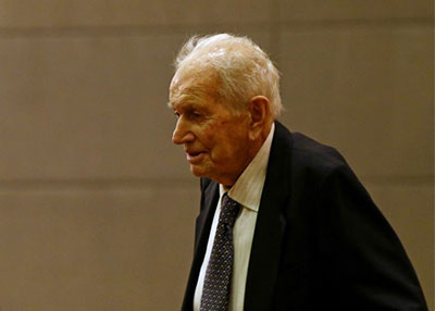 وفاة والد ملكة هولندا بسبب السرطان