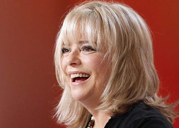 وفاة المغنية الفرنسية فرانس غال