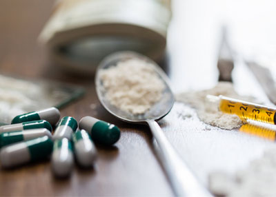 المخدرات .. آفة العصر .. هادمة العقل والجسم والمجتمع