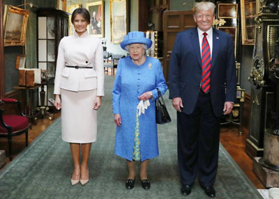 ميلانيا ترامب وأناقة لافتة في بريطانيا