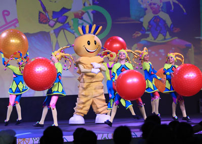 مرح عائلي وجوائز ومفاجآت مع عالم مدهش في العيد