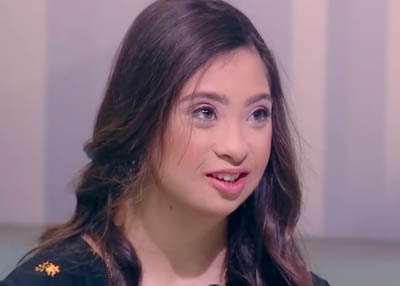 رحمة خالد.. أول مصابة بمتلازمة داون تذيع برامج تلفزيونية