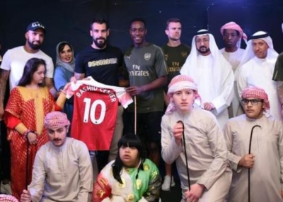 نجوم أرسنال والنصر في زيارة لمركز راشد لأصحاب الهمم في دبي
