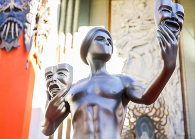 تغطية مباشرة لحفل توزيع جوائز نقابة ممثلي الشاشة في نسخته الخامسة والعشرين