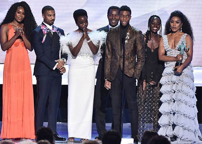 "النمر الأسود" يفوز بالجائزة الكبرى من جوائز نقابة ممثلي الشاشة