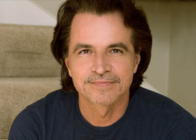 حفل فني بمناسبة عيد الحب للموسيقار "ياني" 