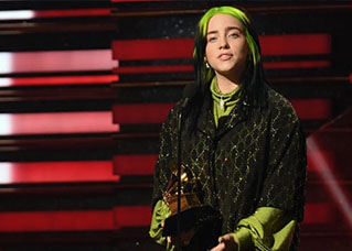 المغنية الشابة بيلي إيليش تكتسح جوائز جرامي الموسيقية